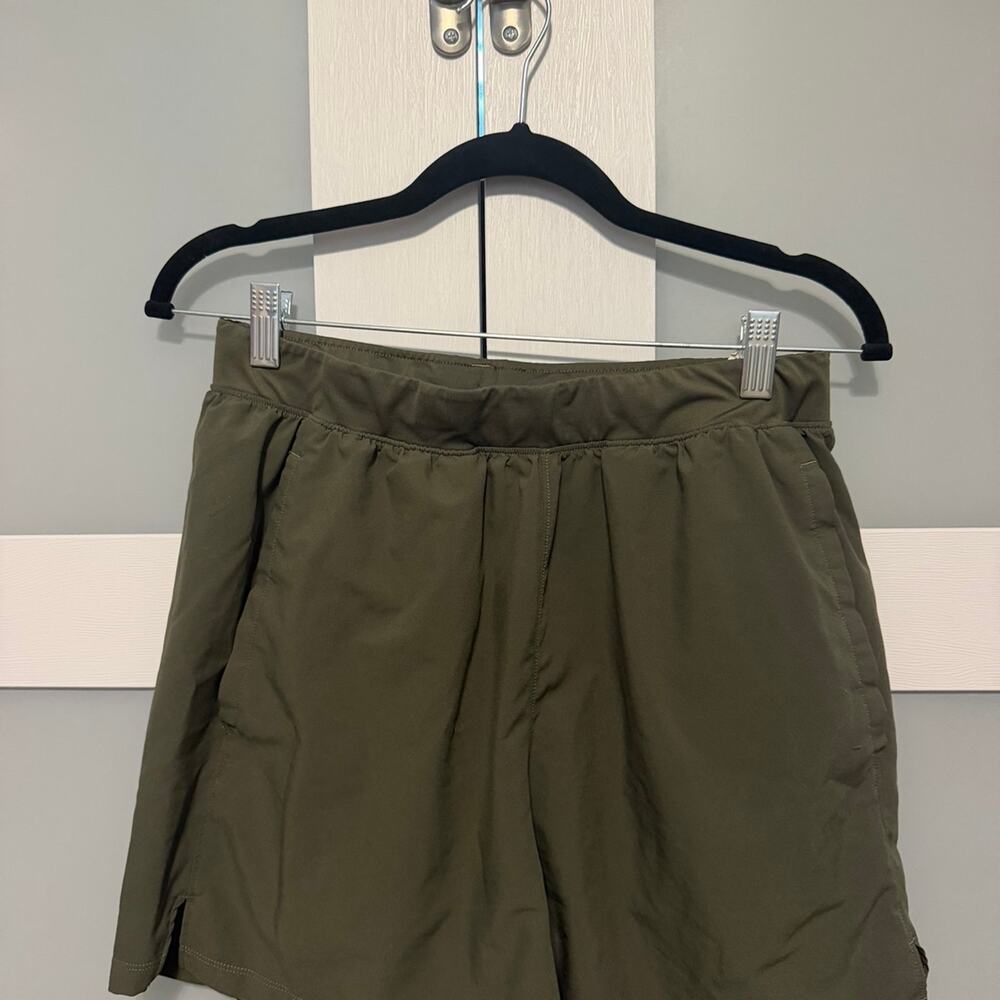 Under Armour Shorts Mens Large Olive Green Running Training Athletic L